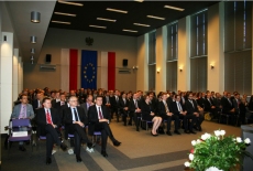 Aula - widok na siedzących gości.